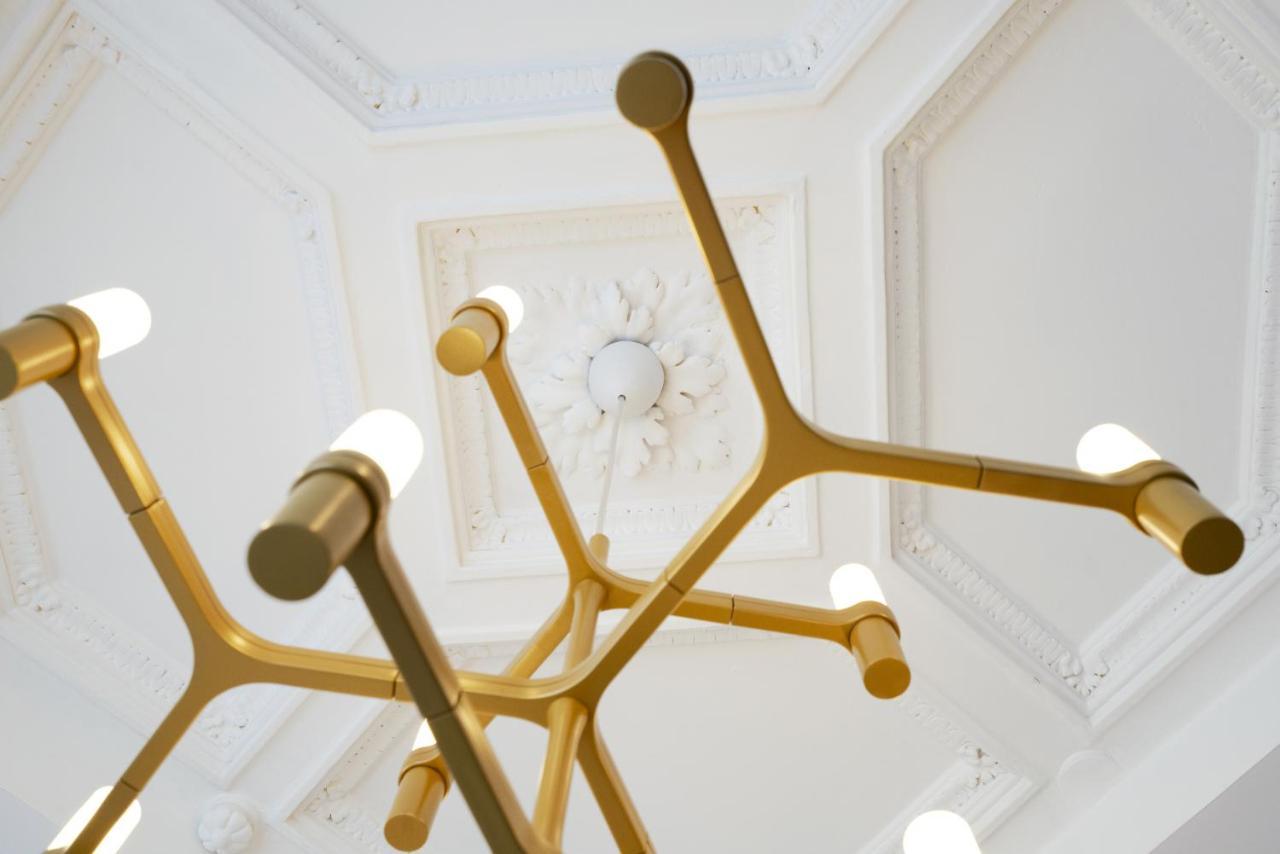 Vestay Montaigne Paris Exterior foto
