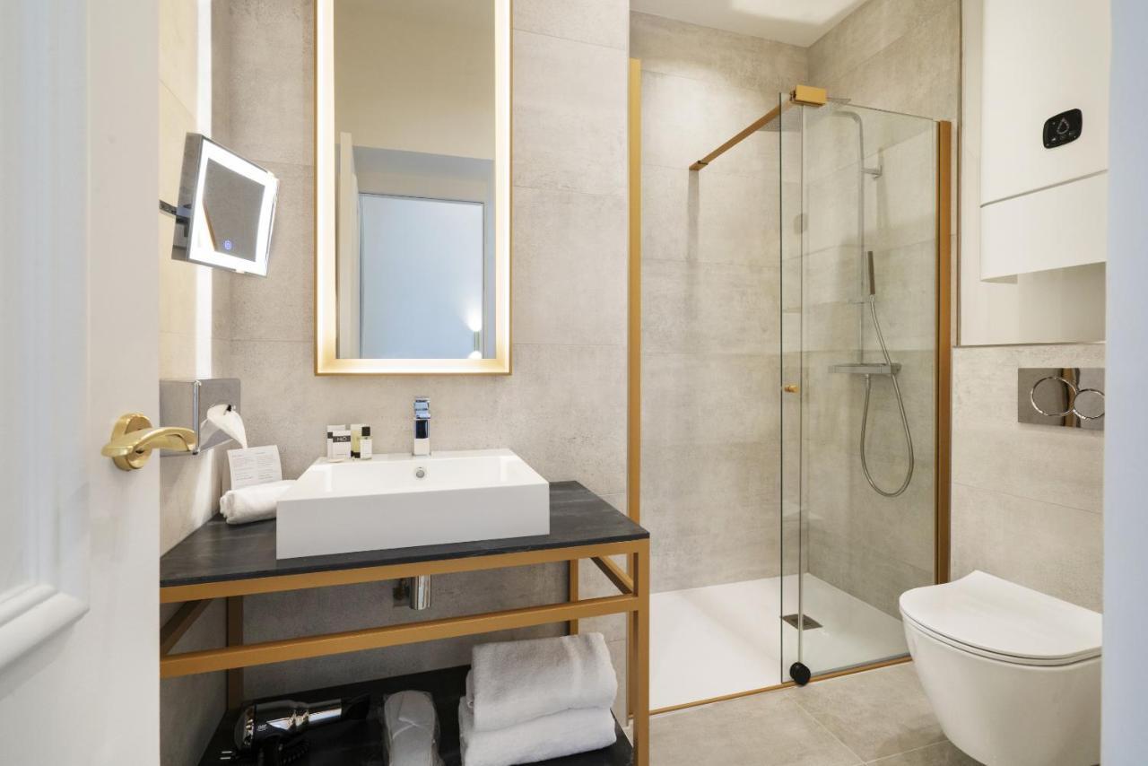 Vestay Montaigne Paris Exterior foto